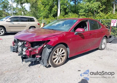 2021 Toyota Camry Le из США, поврежденный, VIN 4T1C11AKXMU550039